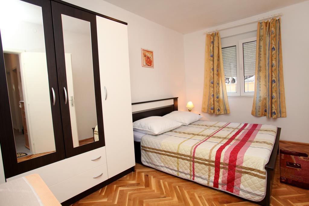 Apartments Jasmin Trogir Exterior photo