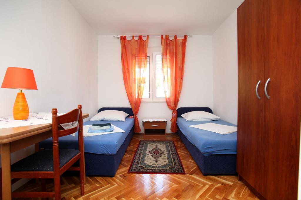 Apartments Jasmin Trogir Exterior photo