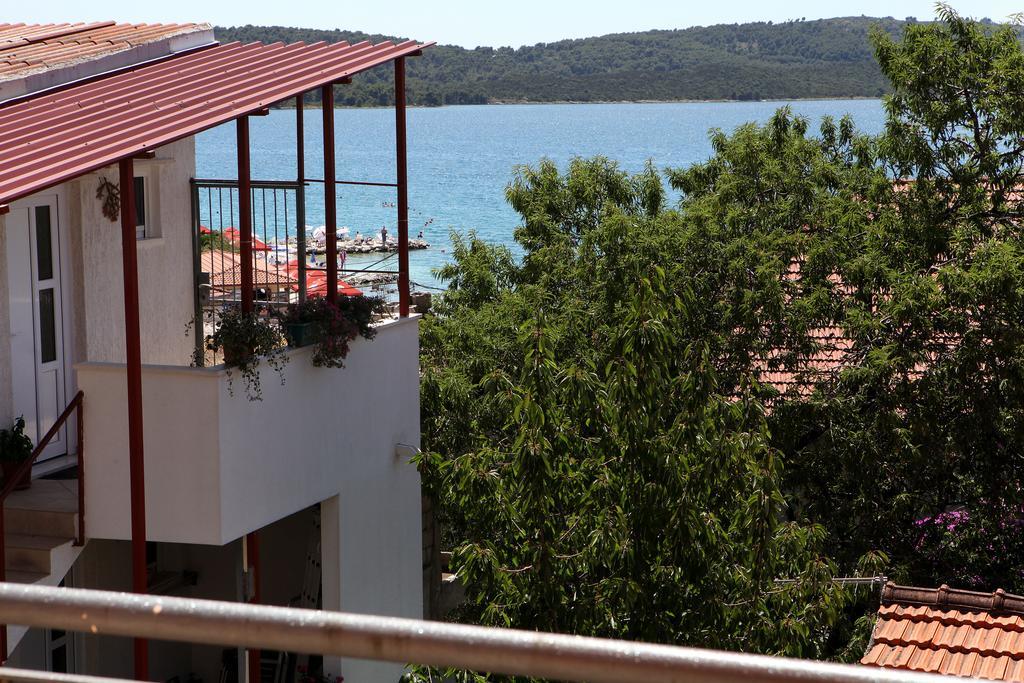 Apartments Jasmin Trogir Exterior photo