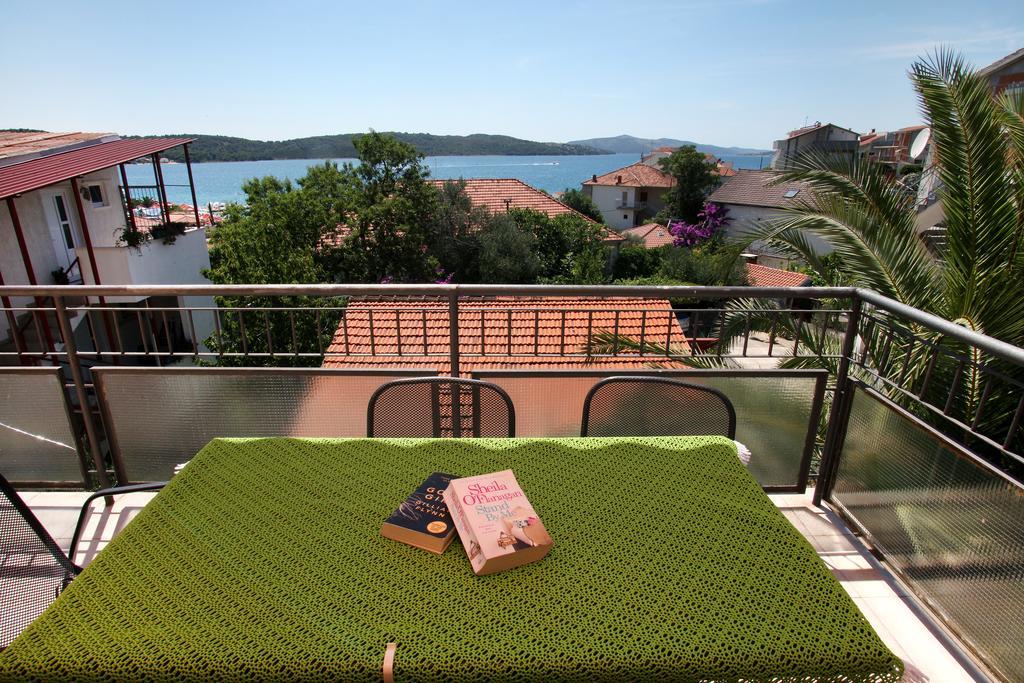 Apartments Jasmin Trogir Exterior photo